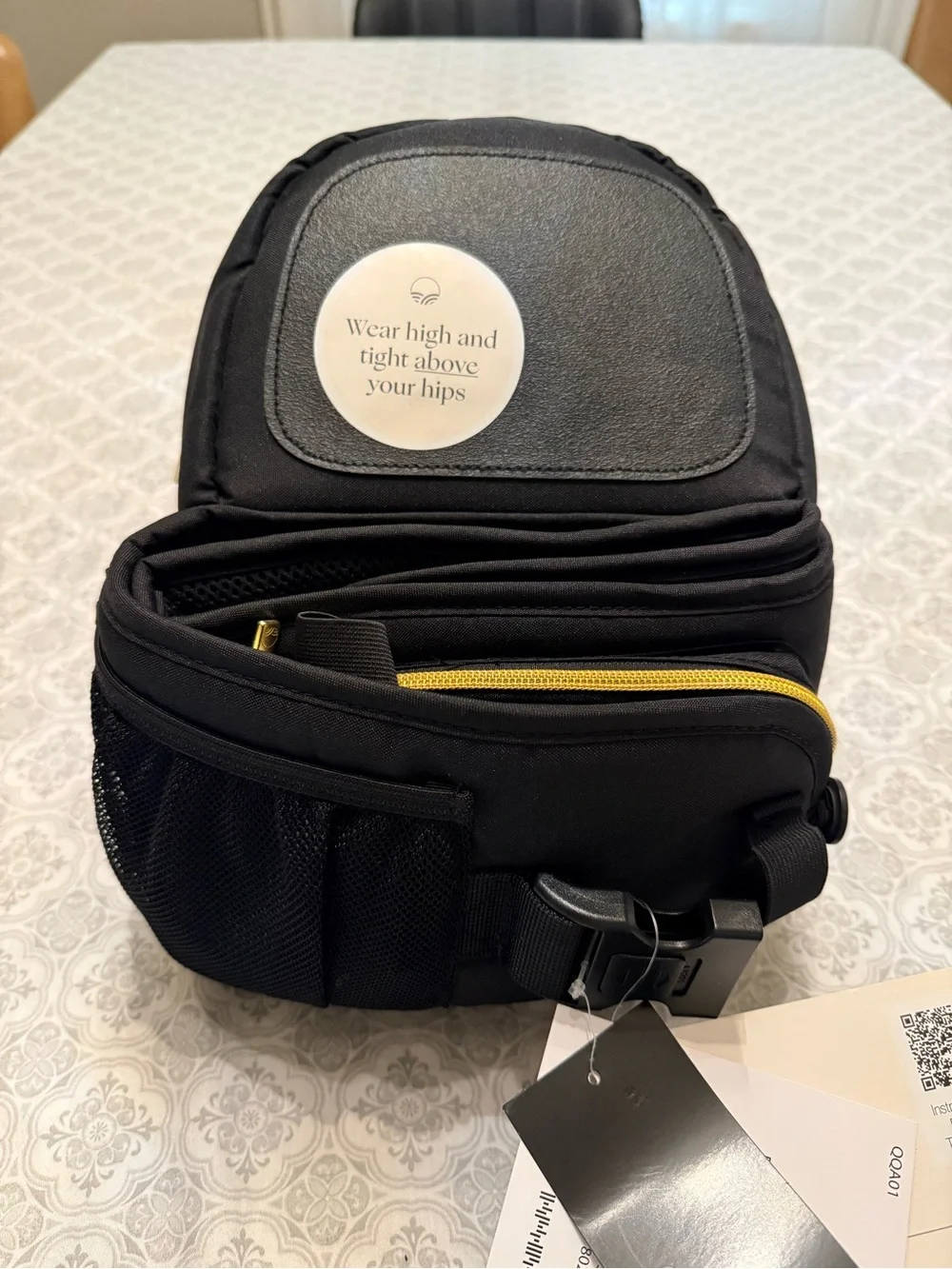 The Tushbaby™ Hip Carrier Black/Gold